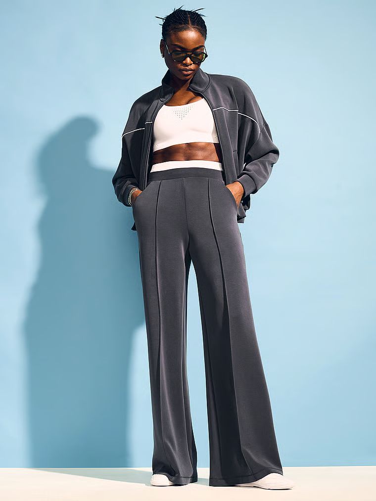 VSX Featherweight pletené kalhoty se širokými nohavicami. Produkt je černý a pochází z kolekce VSX.