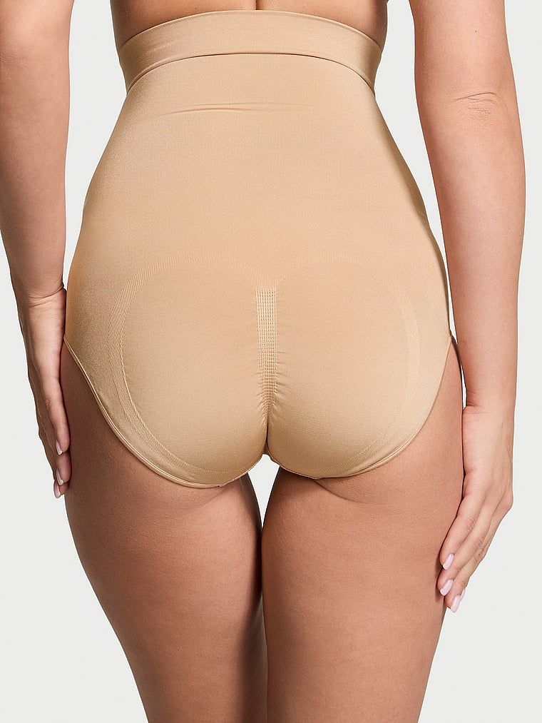 Tvarující kalhotky s vysokým pasem Shapewear od Victoria. Produkt je béžový a pochází z kolekce Victoria's Secret.