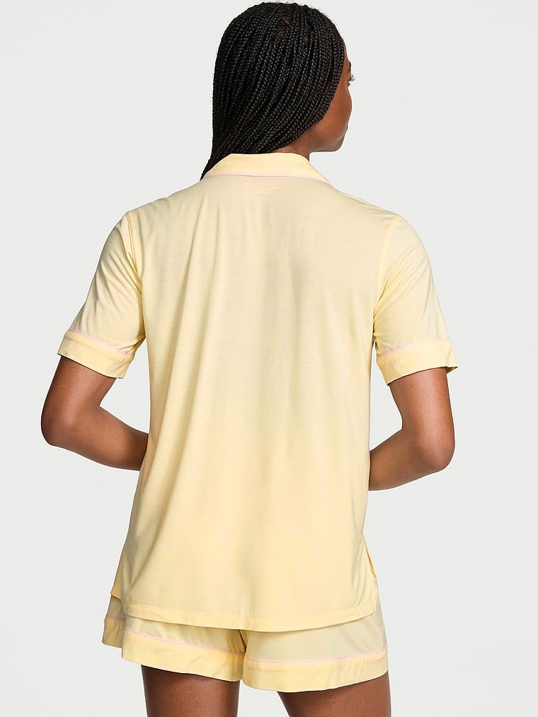 Modální pyžamo se SoSoft kraťasy. Produkt je žluté barvy a pochází z kolekce Victoria's Secret.