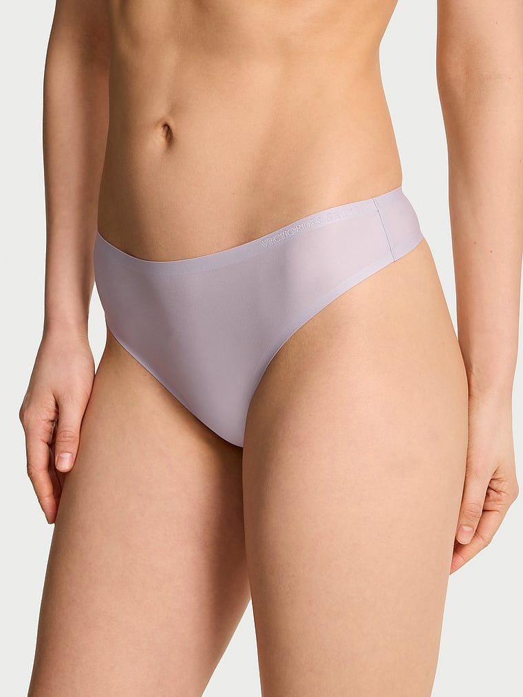 Flex mikrovláknové tanga. Produkt je fialové barvy a pochází z kolekce Body by Victoria.