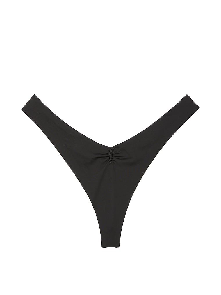 Spodní díl bikin Essential Cinked tanga. Produkt je černý a pochází z kolekce Victoria's Secret Swim.