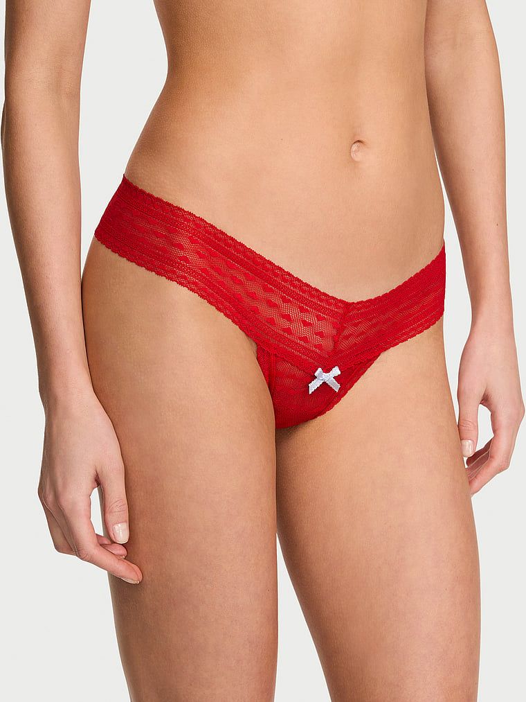 Síťované tanga s čipkou Heart Lace. Produkt je červené barvy a pochází z kolekce Lacie.