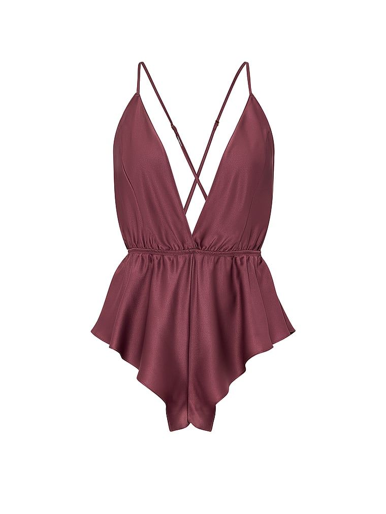 Flutter Romper, saténový pyžamový oblek. Produkt je růžové barvy a pochází z kolekce Victoria's Secret.