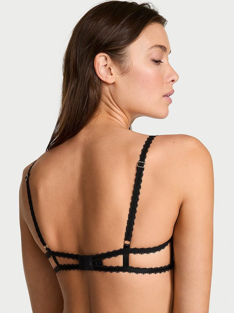 Tease Strappy Heart open cup podprsenka. Produkt je vzorovaný a pochází z kolekce Very Sexy.