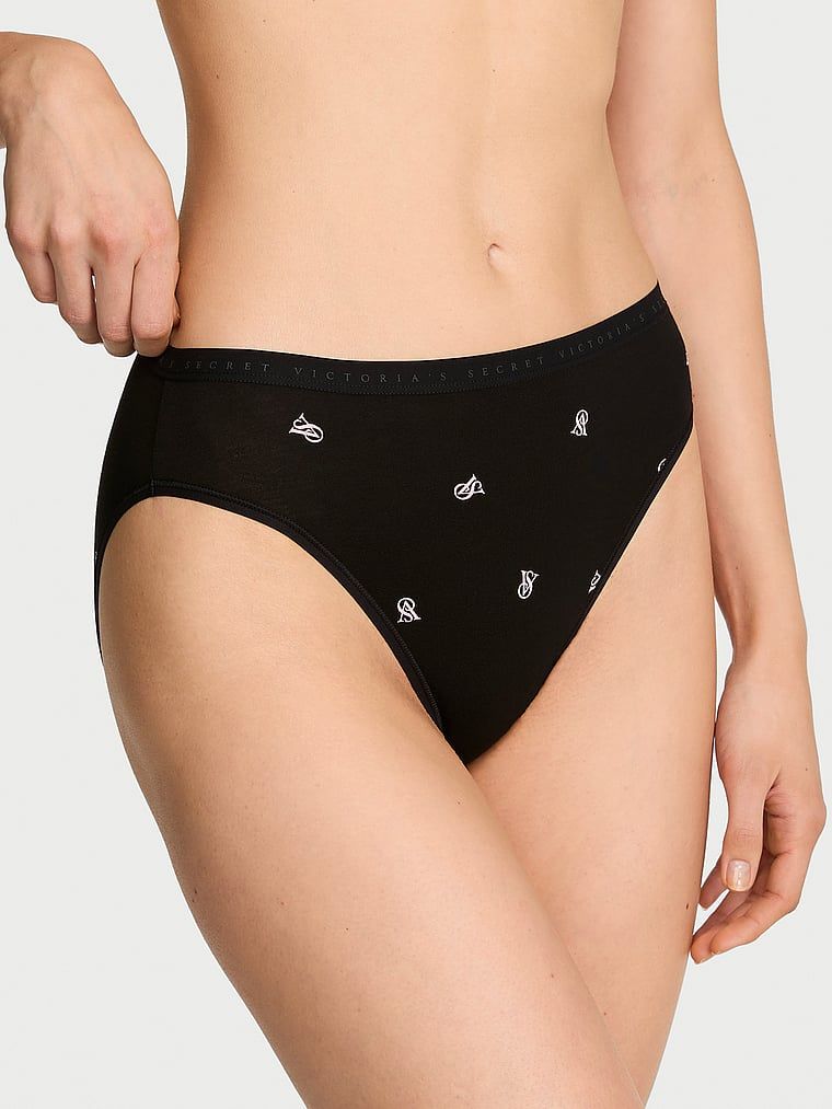 Bavlněné slipy s vysoko střiženými nohavičkami. Produkt je vzorovaný a pochází z kolekce Victoria's Secret.
