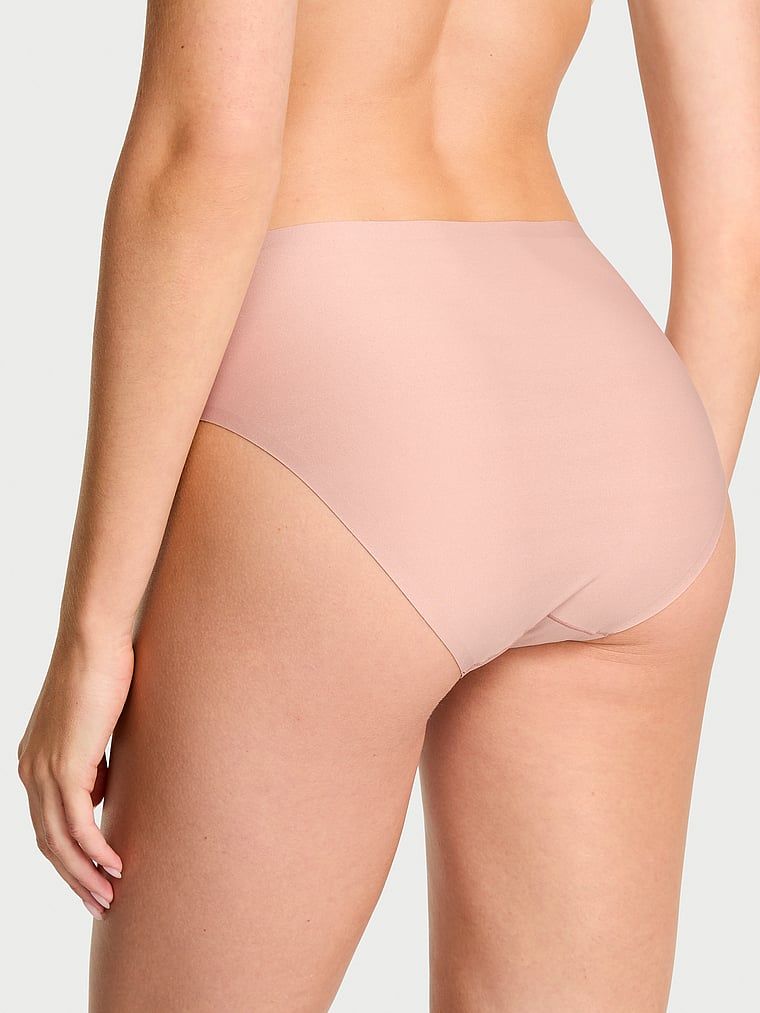 Kalhotky Flex z mikrovlákna. Produkt je béžový a pochází z kolekce Body by Victoria.