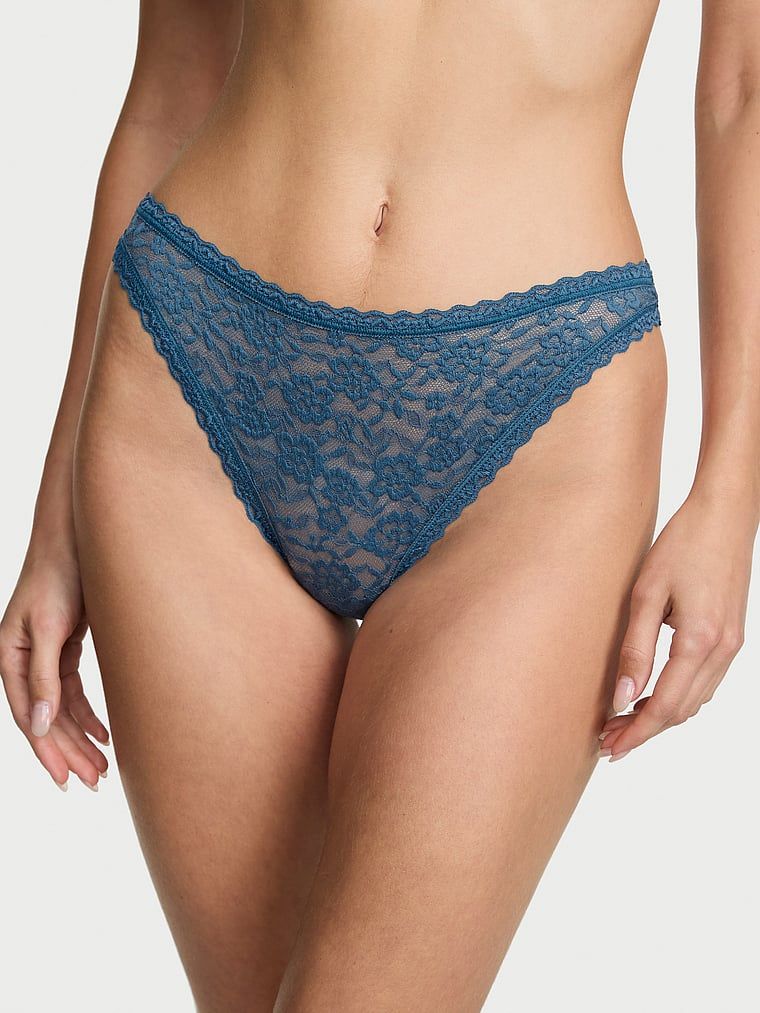 Krajkové kalhotky z krajky z 90. let. Produkt je modré barvy a pochází z kolekce Lacie.