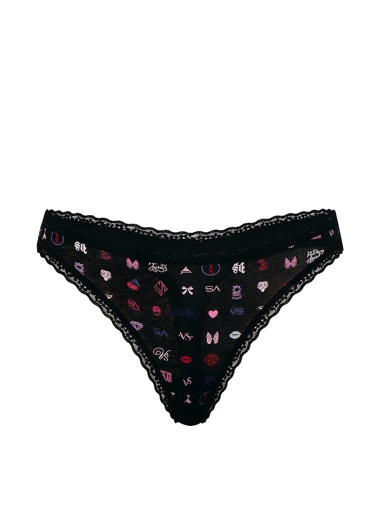 Bavlněné tanga s krajkou na okrajích Lace-Waist. Produkt má vzorovanou barvu a pochází z kolekce Lace Trim.