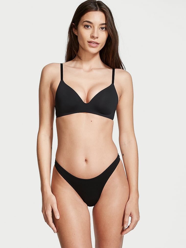 Bavlněná tanga s vysokými nohavicemi Scoop. Produkt je černý a pochází z kolekce Victoria's Secret.