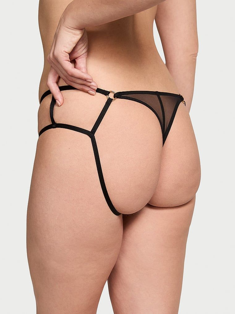 Páskové kovové drzé kalhotky s otevřenými zády. Produkt je černý a pochází z kolekce Very Sexy.