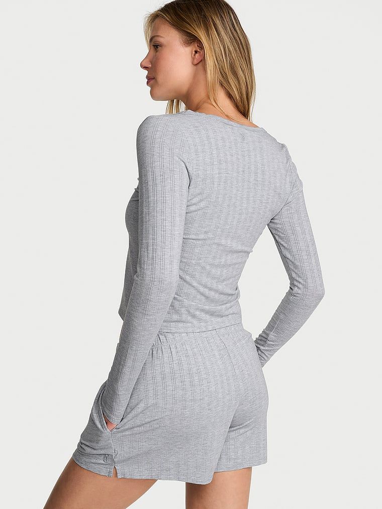 SoSoft Ultra-Fine modální halenka na spaní. Produkt je šedé barvy a pochází z kolekce Victoria's Secret.