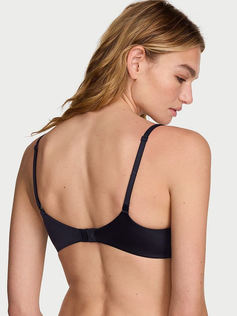 Mírně polstrovaná podprsenka Smooth Demi. Produkt je modré barvy a pochází z kolekce Body by Victoria.