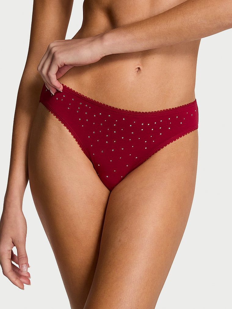 Bavlněné kalhotky s flitry Sparkle Bikini. Produkt má červenou barvu a pochází z kolekce Victoria's Secret.