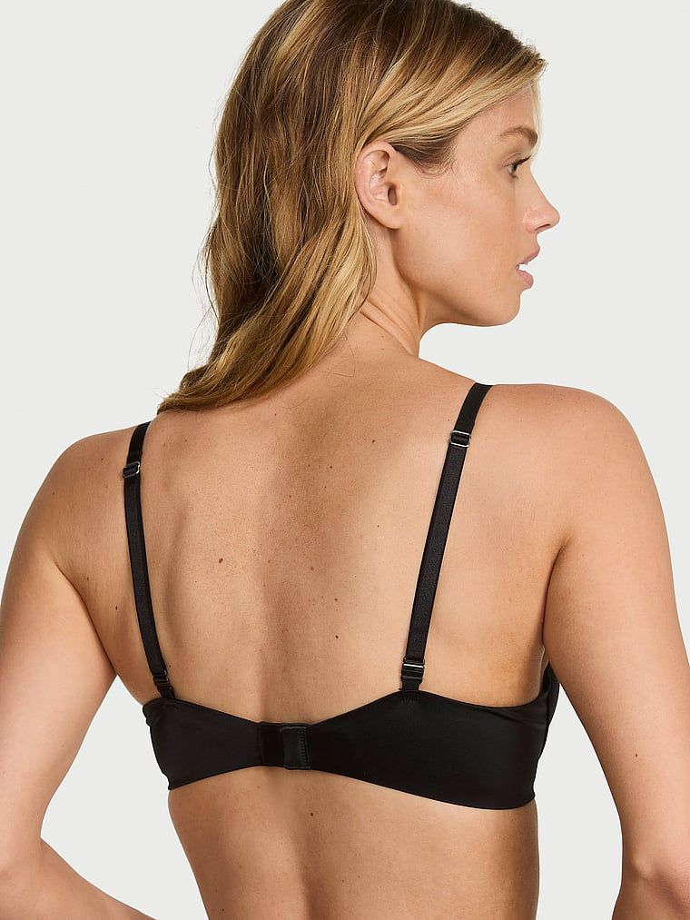 Podprsenka na push-up s krystalky a přívěskem Anniversary Charm. Produkt je černý a pochází z kolekce Very Sexy.