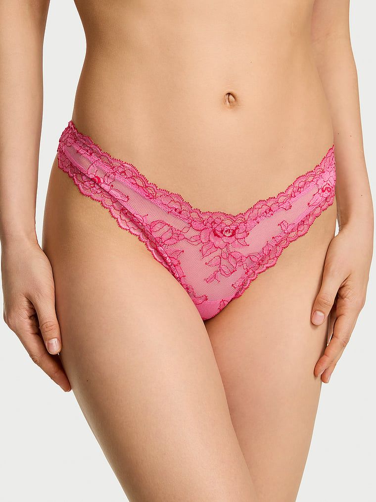 Krajkové tanga s vysoko střiženými nohavicami Rose Lace. Produkt je vícebarevný a pochází z kolekce Very Sexy.