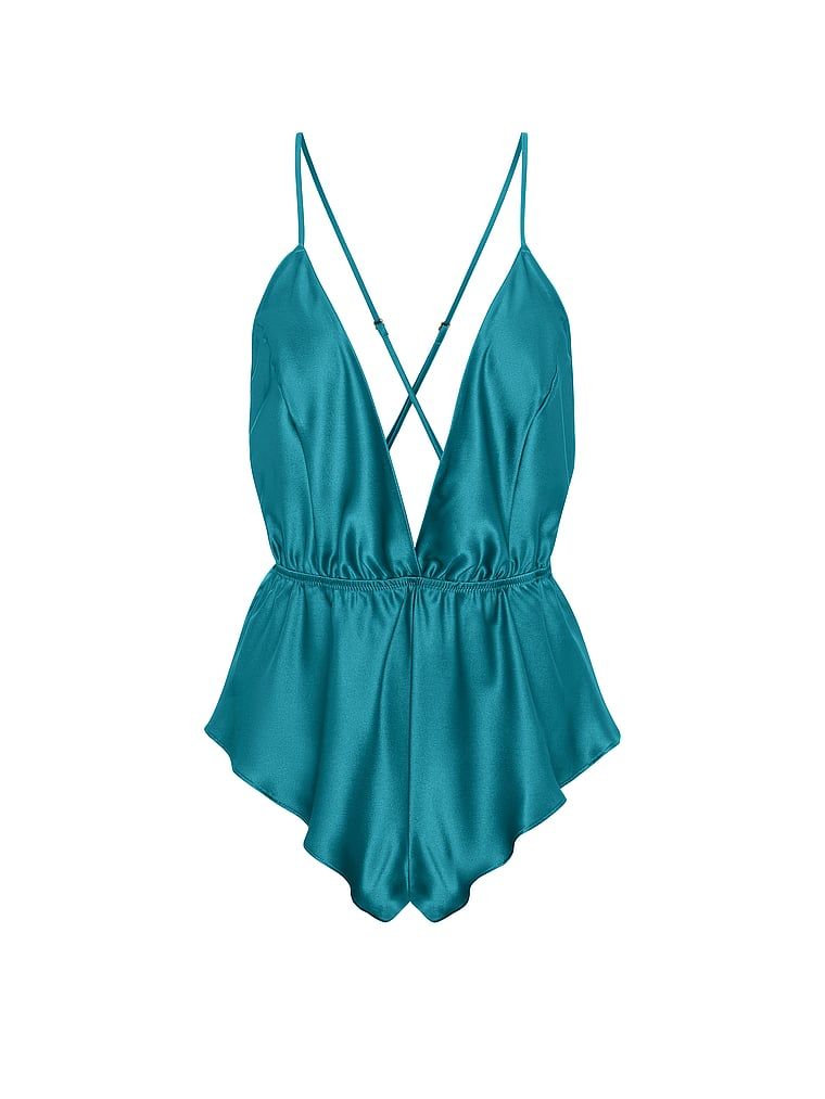 Saténový pyžamový oblek Flutter Romper. Produkt je modré barvy a pochází z kolekce Victoria's Secret.