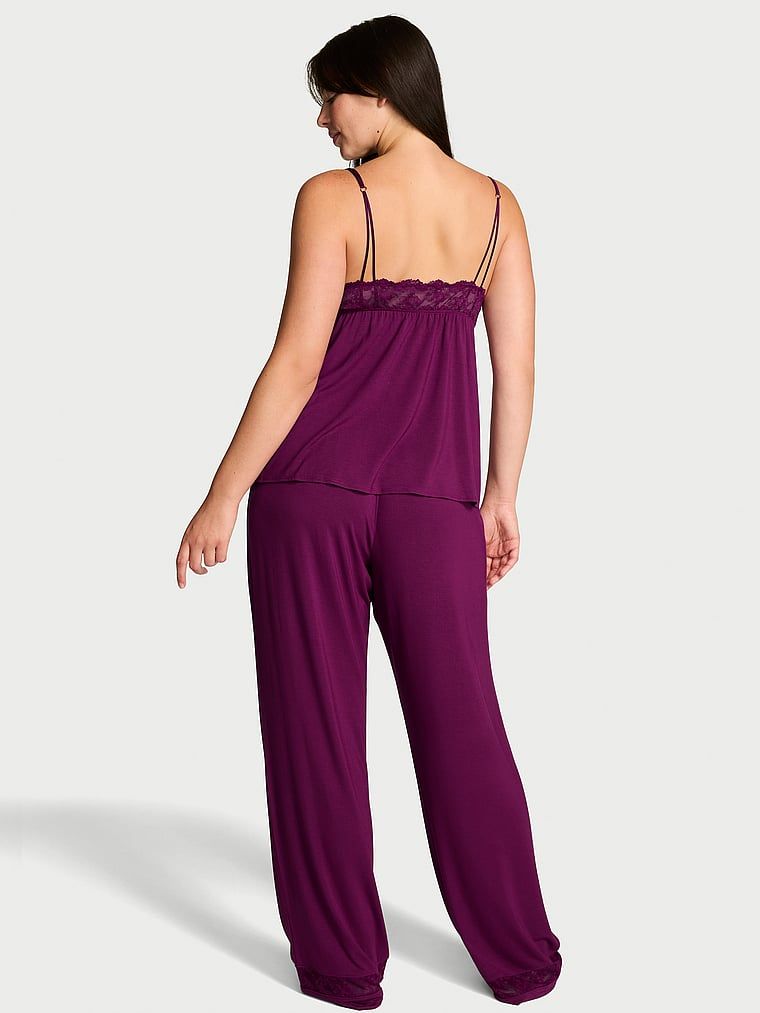 Modal pyžamo – halenka s ramínky a dlouhé kalhoty SoSoft. Produkt je fialové barvy a pochází z kolekce Victoria's Secret.
