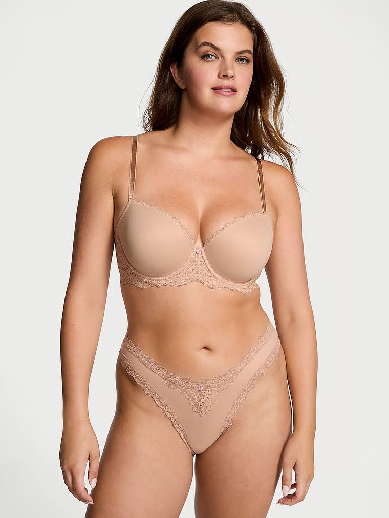 Brazilské kalhotky s krajkou Lace Trim Brazilian. Produkt je béžový a pochází z kolekce Dream Angels.