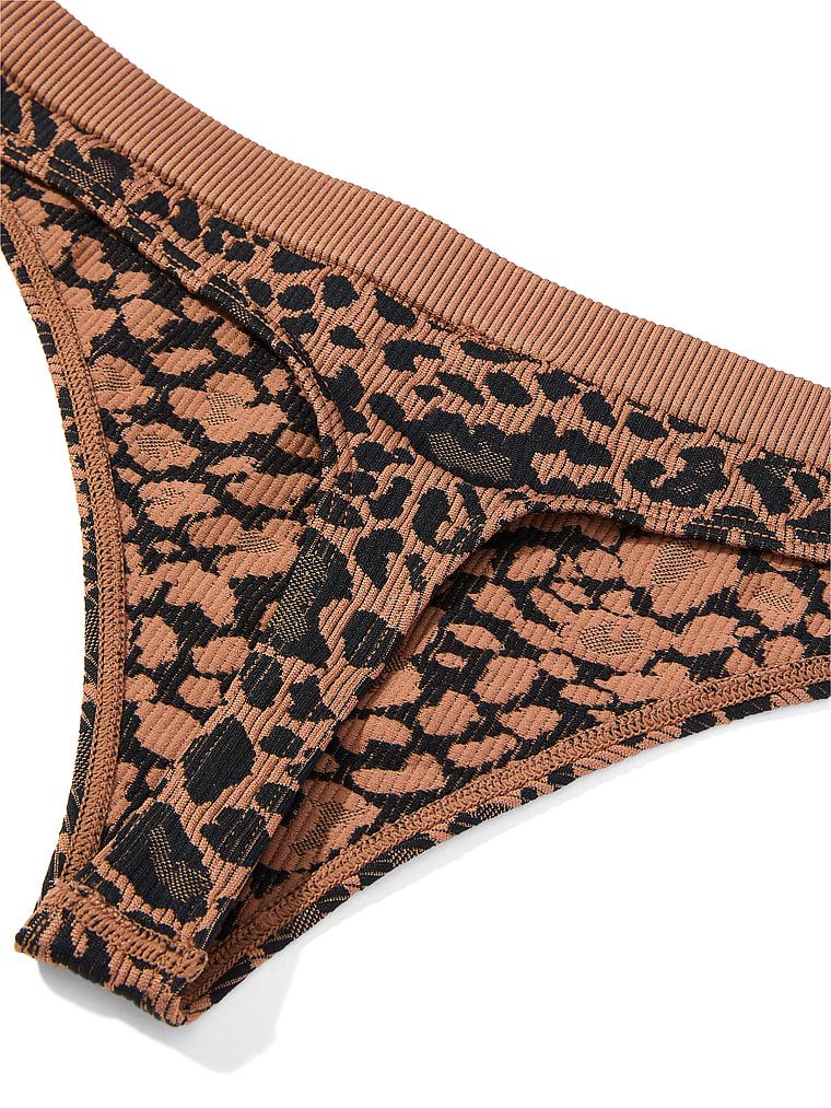 Bezešvé levopardí žebrované bikiny s žebrováním. Produkt má vzorovanou barvu a pochází z kolekce Seamless.