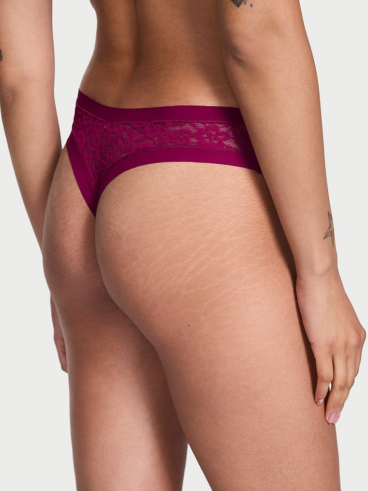 No-Show krajková tanga. Produkt má růžovou barvu a pochází z kolekce No-Show.