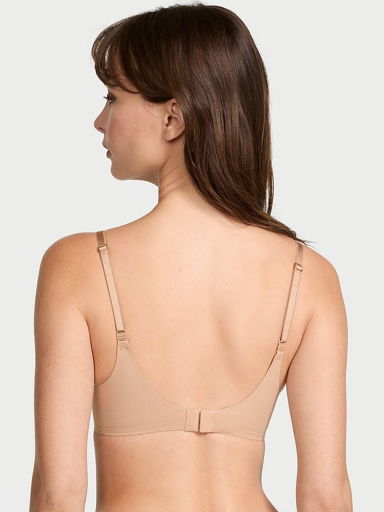 Push-up podprsenka bez kostic. Produkt je béžový a pochází z kolekce Body by Victoria.