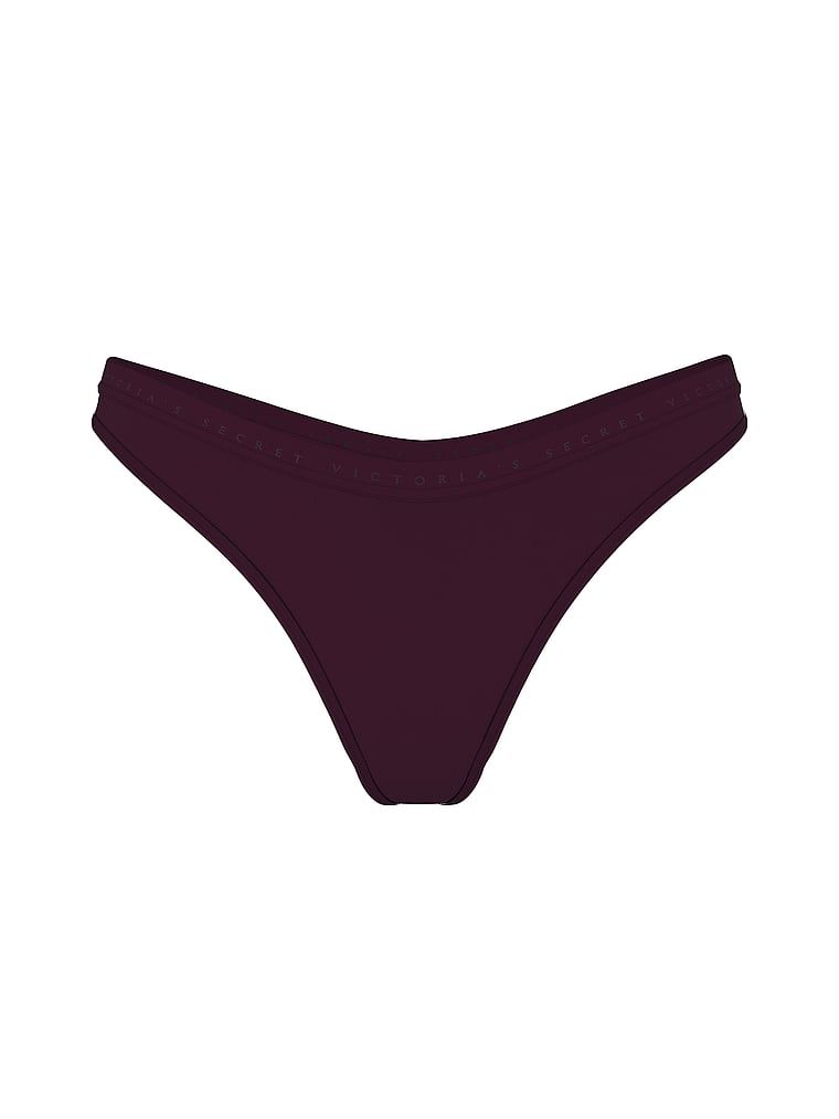 Bavlněná tanga s vysokými nohavicemi Scoop. Produkt je fialový a pochází z kolekce Body by Victoria.