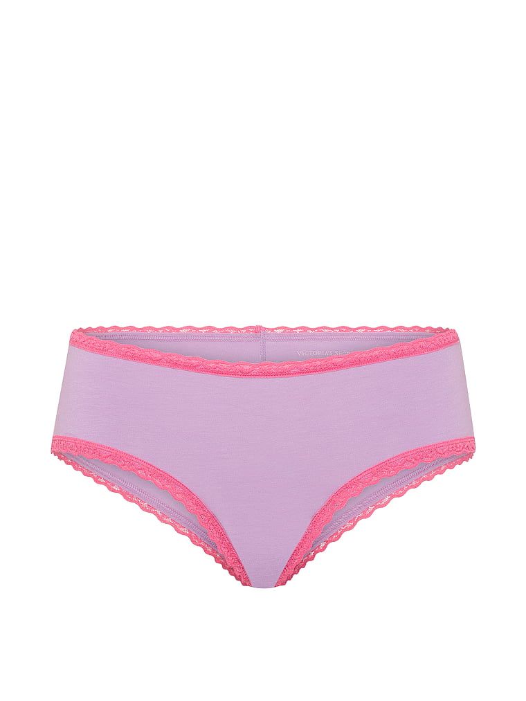 Bavlněné kalhotky s krajkou na okrajích Lace-Waist Cheeky. Produkt je fialové barvy a pochází z kolekce Lace Trim.