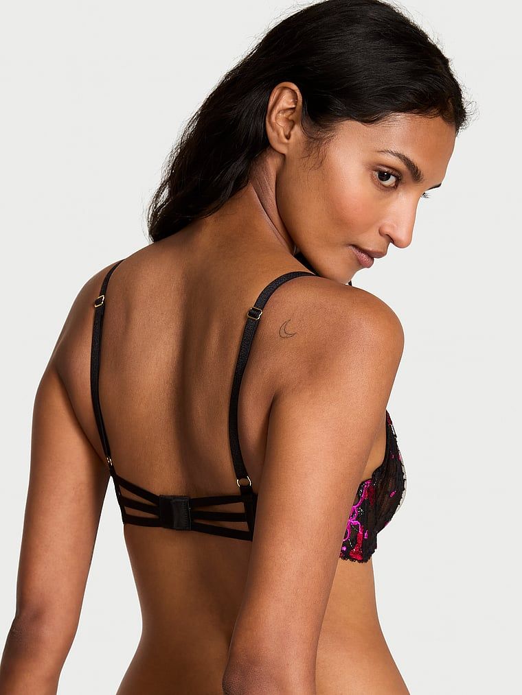 Cherry Pop Demi nepolstrovaná podprsenka. Produkt je vzorovaný a pochází z kolekce Very Sexy.