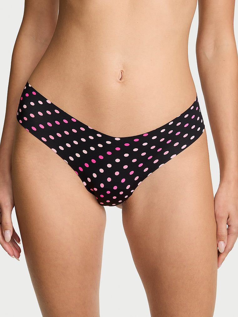 Tanga bez švů. Produkt je vzorovaný a pochází z kolekce No-Show.
