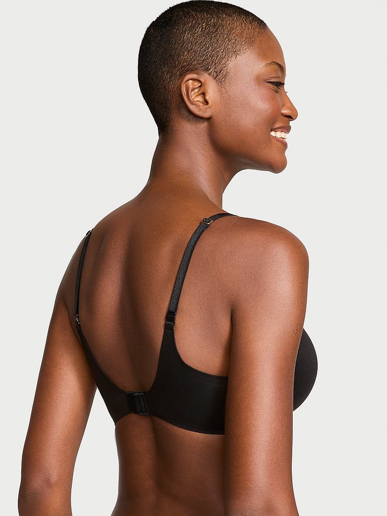 Push-up podprsenka Smooth. Produkt je černý a pochází z kolekce Dream Angels.
