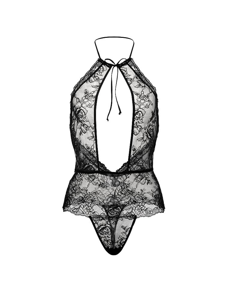 Růžový krajkový overal s vysokým límcem. Produkt je černý a pochází z kolekce Very Sexy.