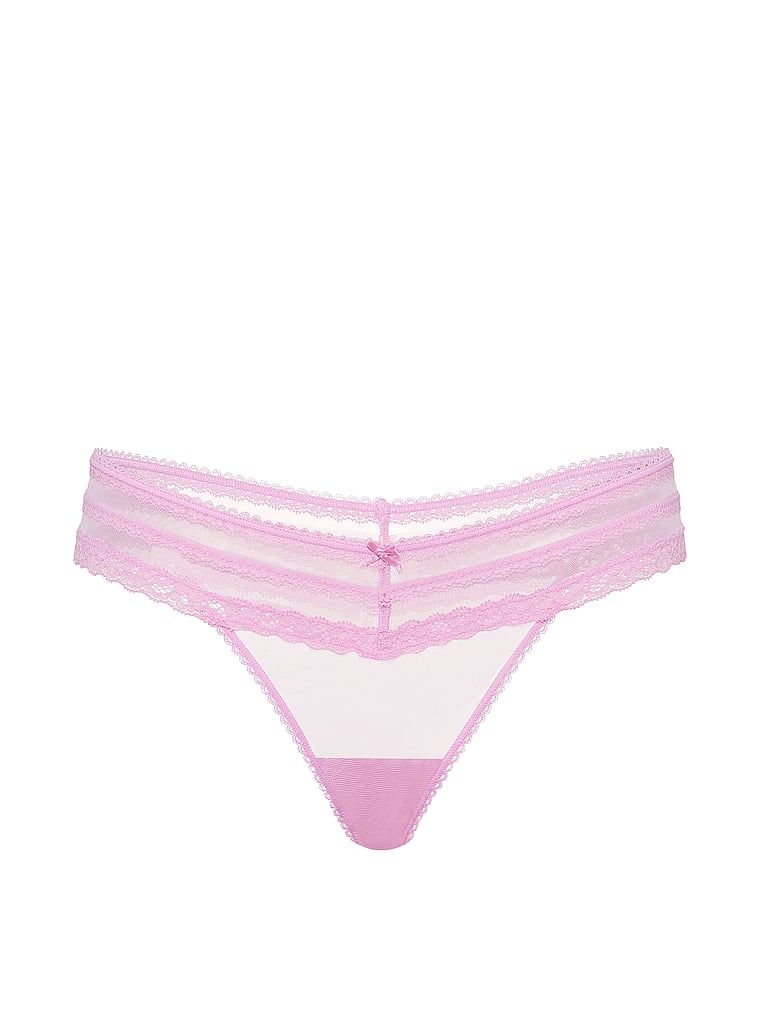 Brazilské kalhotky z krajkového lemu. Produkt je fialové barvy a pochází z kolekce Dream Angels.
