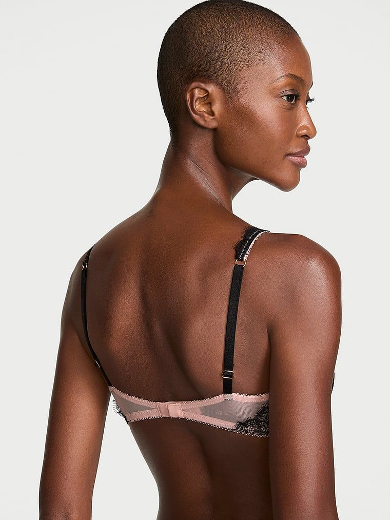 Krajková braletka bez kostic, Tease. Produkt je růžové barvy a pochází z kolekce Victoria's Secret.