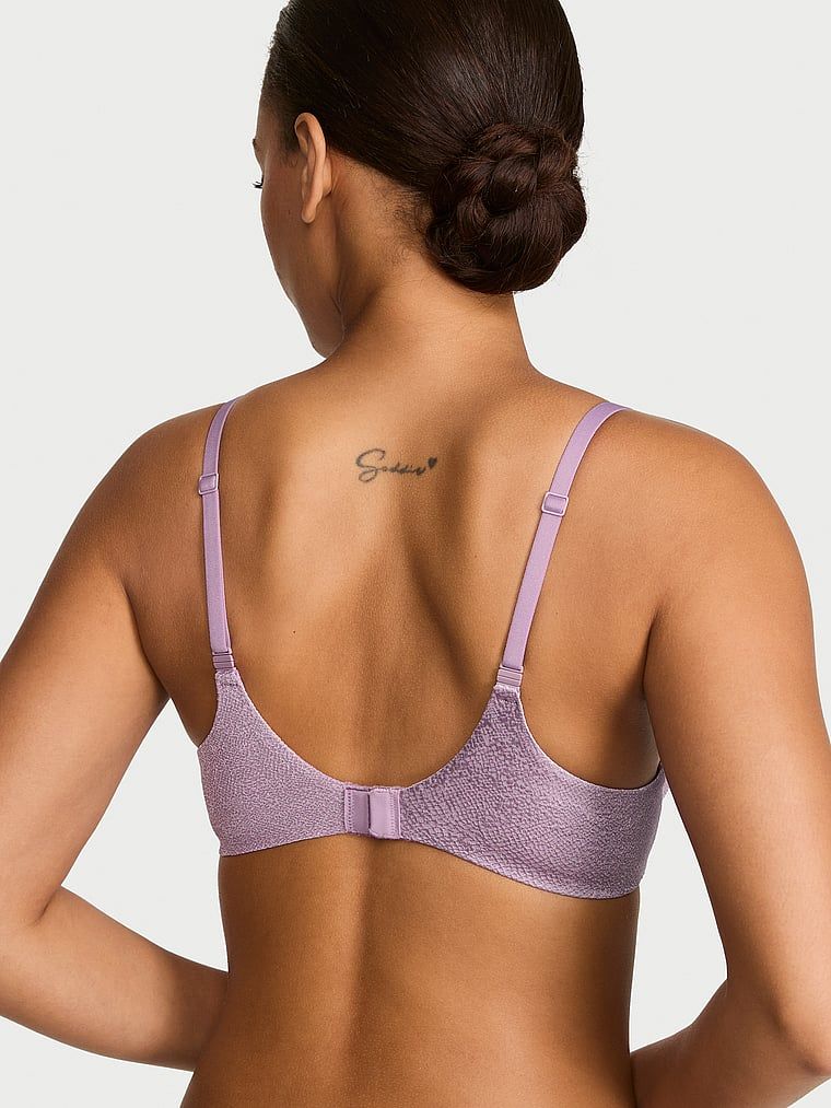 Mírně vypolstrovaná podprsenka FlexFactor s balconette. Produkt je růžové barvy a pochází z kolekce Body by Victoria.