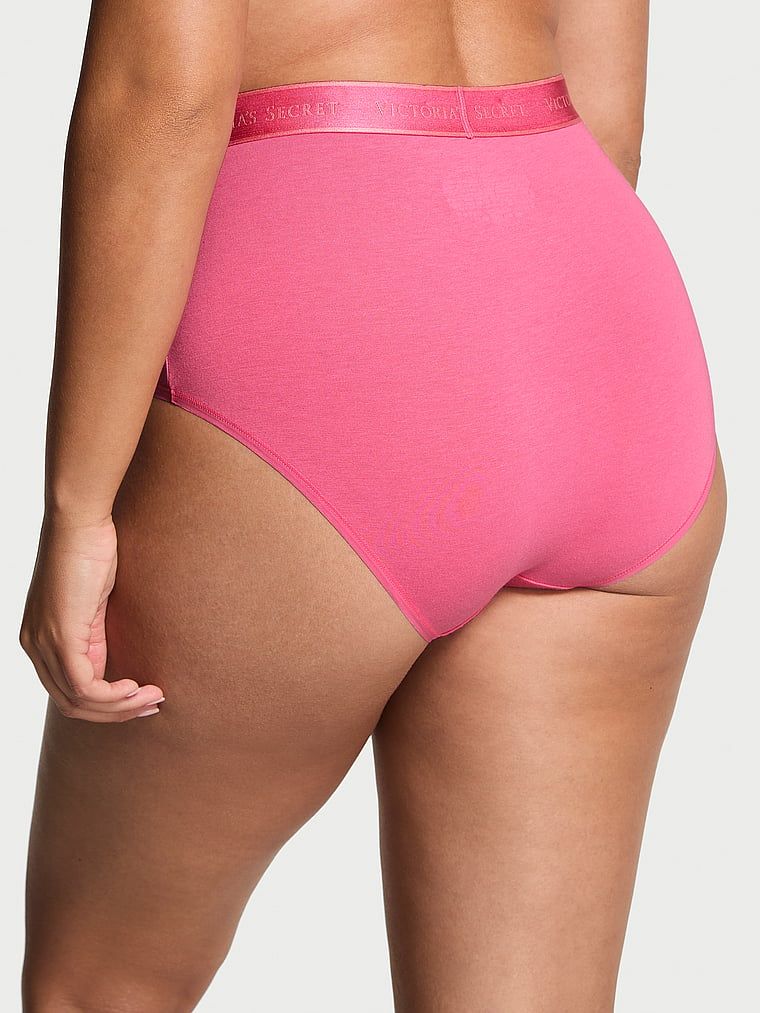 Bavlněné kalhotky s logem značky s vysokým pasem. Produkt má růžovou barvu a pochází z kolekce Cotton.