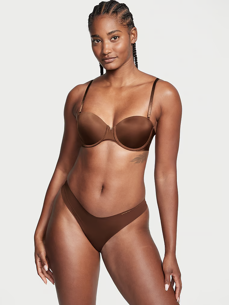 Iluze Hladká push-up podprsenka bez ramínek. Produkt je hnědý a pochází z kolekce Victoria's Secret Bare.