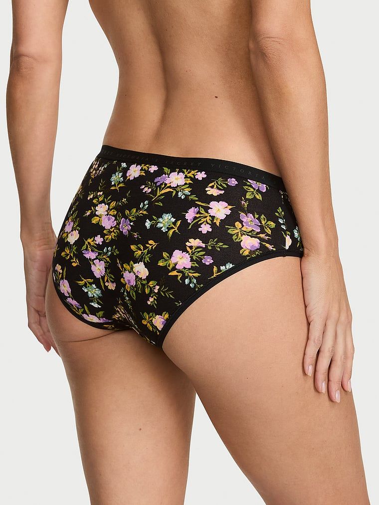 Bavlněné kalhotky hiphugger. Produkt je květinové barvy a pochází z kolekce Victoria's Secret.