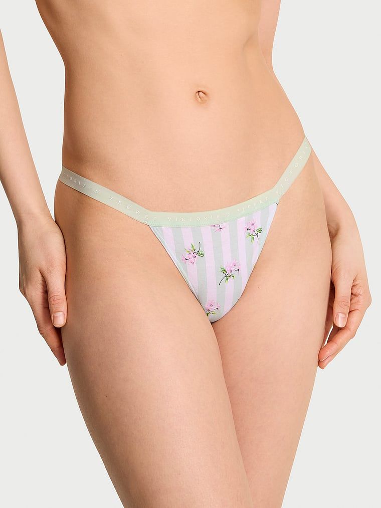 Pružné bavlněné tanga. Produkt je vzorovaný a pochází z kolekce Victoria's Secret.