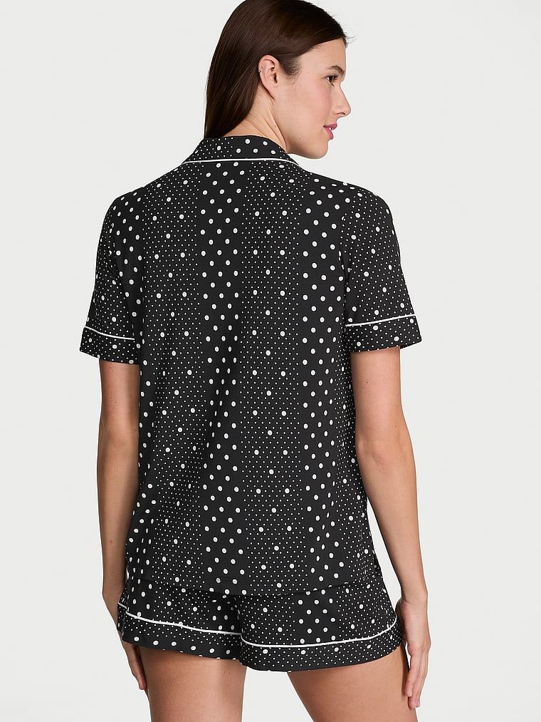 Modalové pyžamo s kraťasy. Produkt je vzorovaný a pochází z kolekce Victoria's Secret.