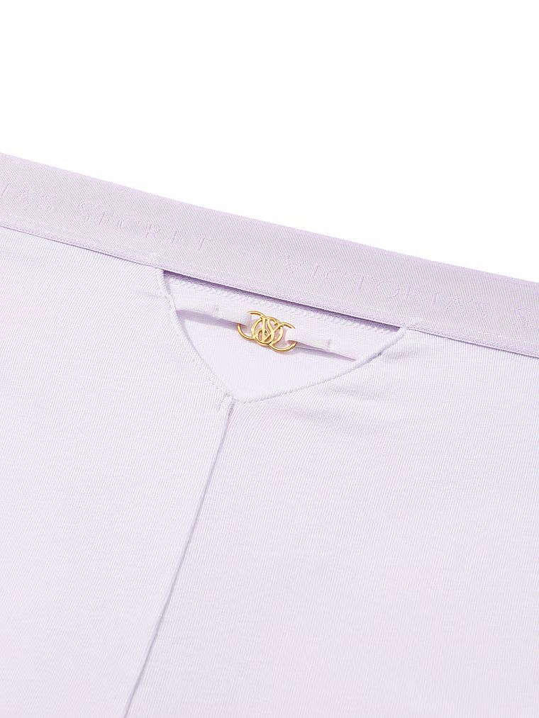 Bavlněné kalhotky s logem a popruhy na zádech Hiphuggera. Produkt je fialové barvy a pochází z kolekce Cotton.