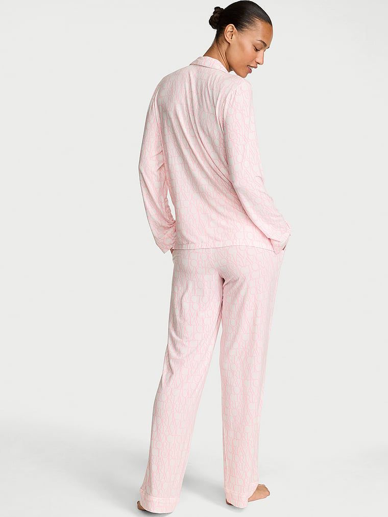 Modalní pyžamo s dlouhými rukávy SoSoft. Produkt je vzorovaný a pochází z kolekce Victoria's Secret.
