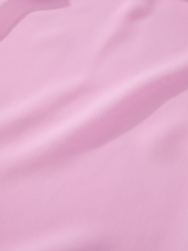Šifonová košile na spaní. Produkt je růžové barvy a pochází z kolekce Victoria's Secret.
