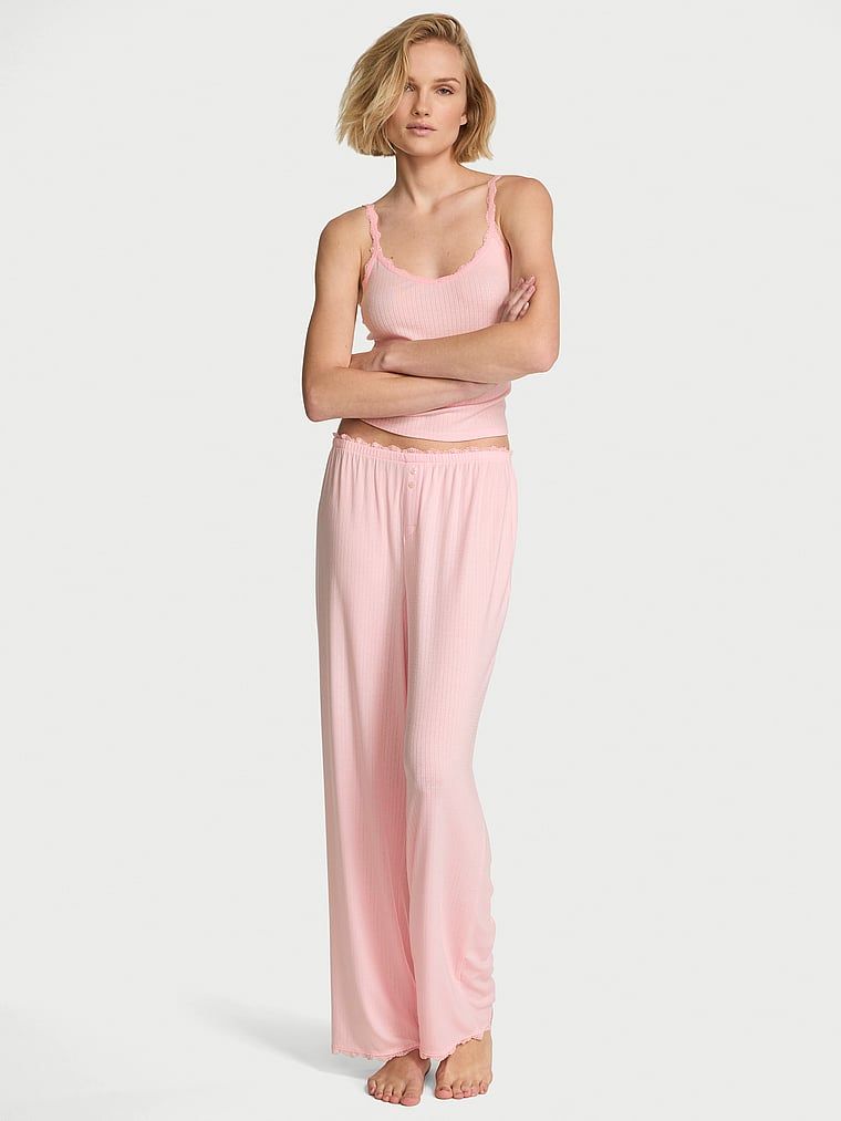 Spací sada – top s ramínky a dlouhé kalhoty Pointelle. Produkt je růžové barvy a pochází z kolekce Victoria's Secret.