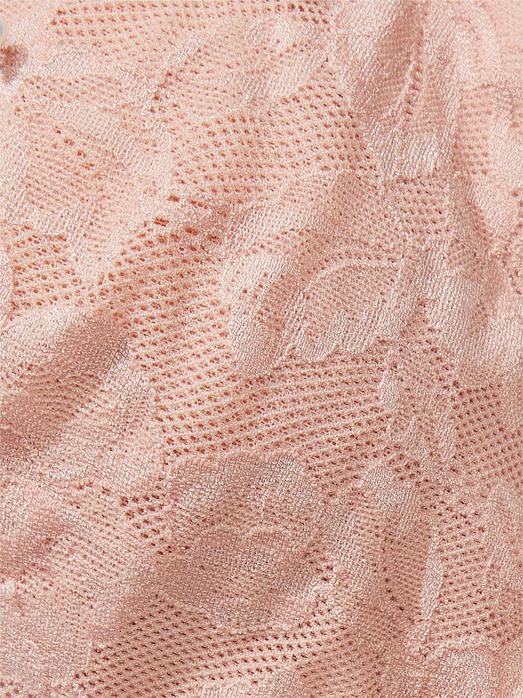 Krajková podprsenka Invisible Lift Demi. Produkt je béžový a pochází z kolekce Body by Victoria.