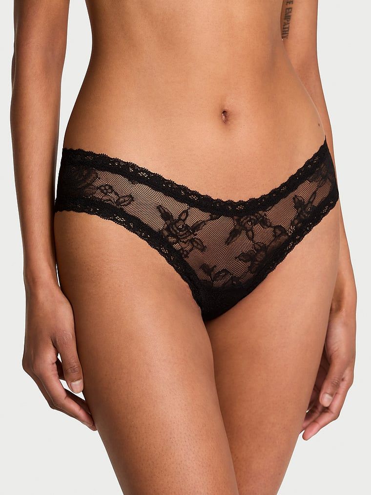 Tease Heart Hardware krajkové kalhotky s otevřeným zády. Produkt je černý a pochází z kolekce Very Sexy.