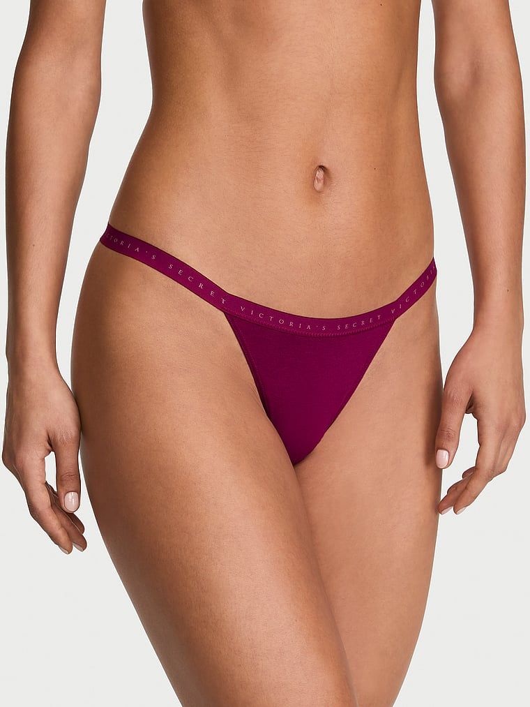 Pružné bavlněné tanga. Produkt je růžové barvy a pochází z kolekce Victoria's Secret.