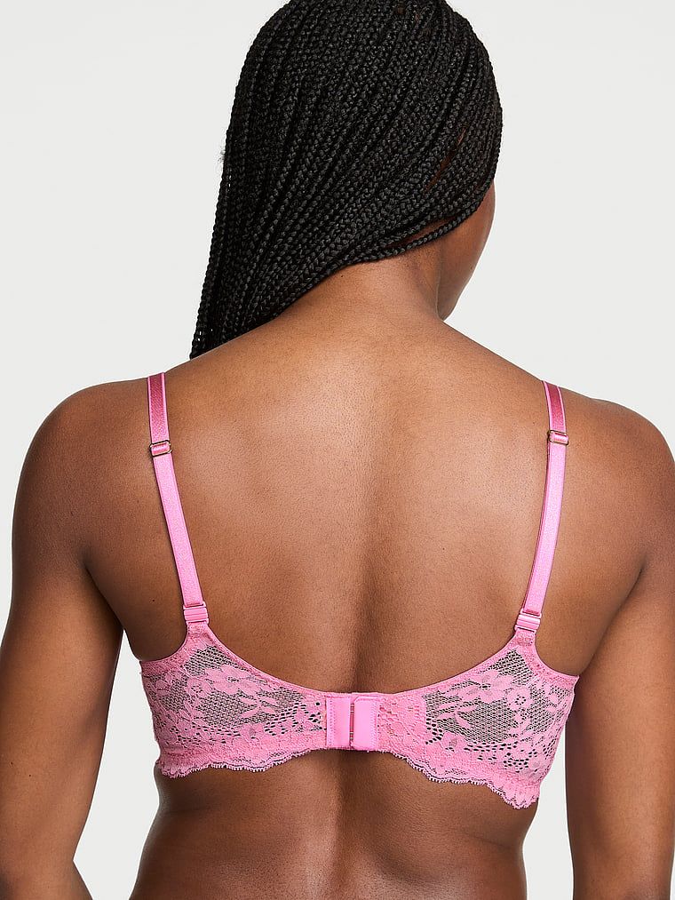 Mírně vycpaná podprsenka s krajkou Lace Demi. Produkt je růžové barvy a pochází z kolekce Dream Angels.