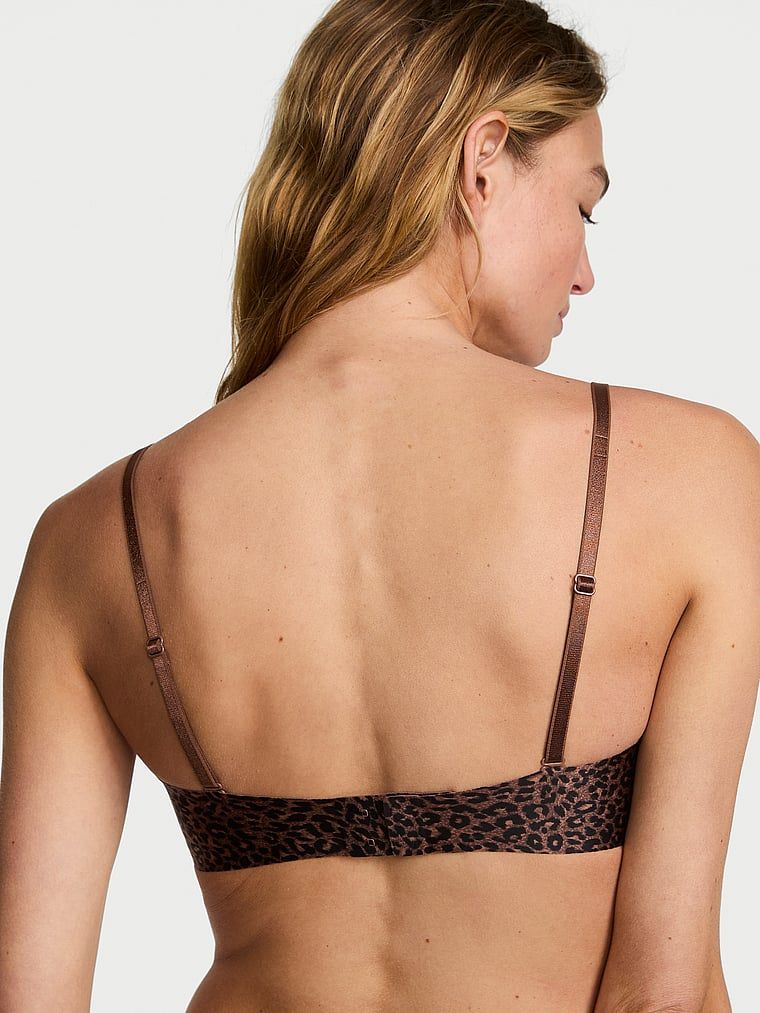 Uplift bezramínková push-up podprsenka. Produkt je vzorovaný a pochází z kolekce Invisible by Victoria's Secret.