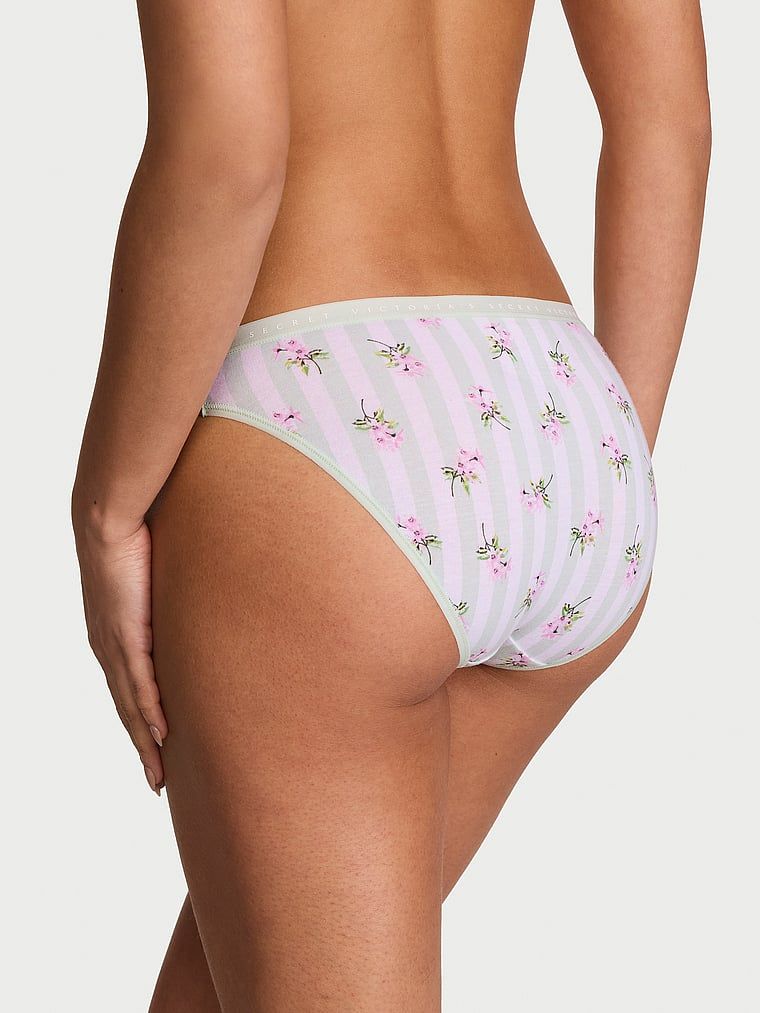 Bavlněné kalhotky v bikinách. Produkt je vzorovaný a pochází z kolekce Victoria's Secret.