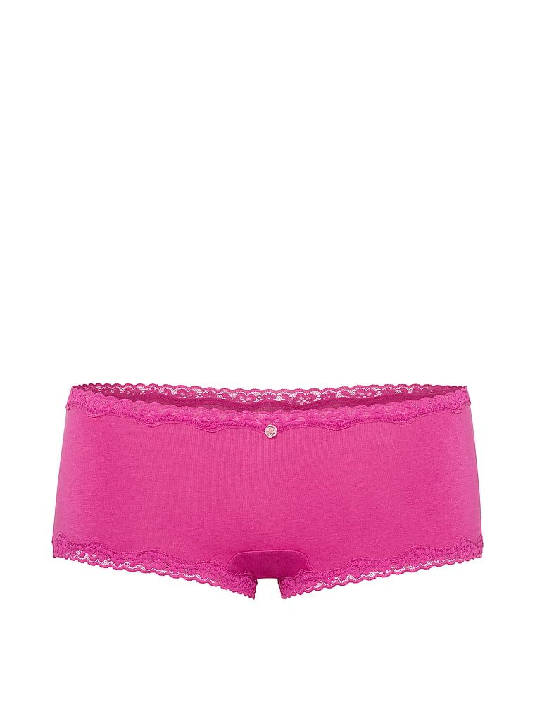 Bavlněné kraťasy s krajkou na okrajích, krajkové šortky s lemováním Boyshort. Produkt je růžové barvy a pochází z kolekce Lace Trim.